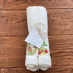 William Sonoma Tomato Embroidered Set of 4 Napkins